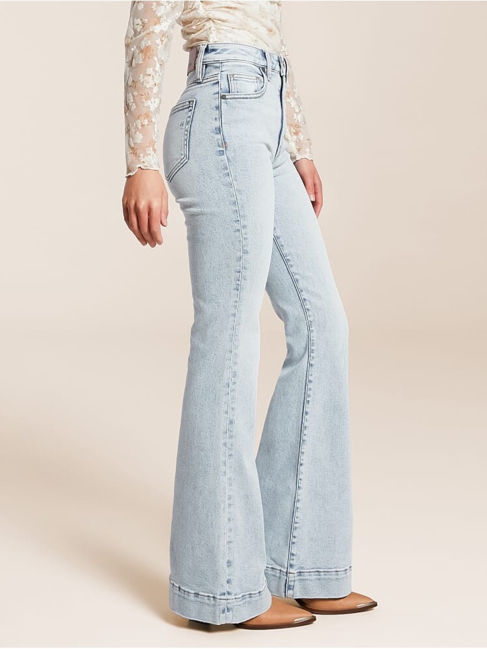 Hidden Happi High-Rise Light Wash Flare Jeans - Women - Picture 2 of 11
